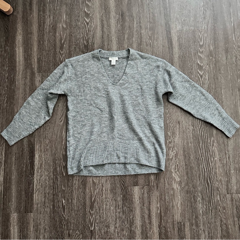Sweater in V-neck